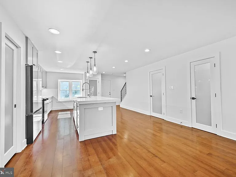 10222 Arizona Cir #18 — Photo 7