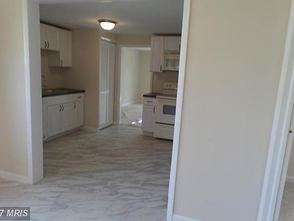 4th image of 636 New Jersey Ave NE
