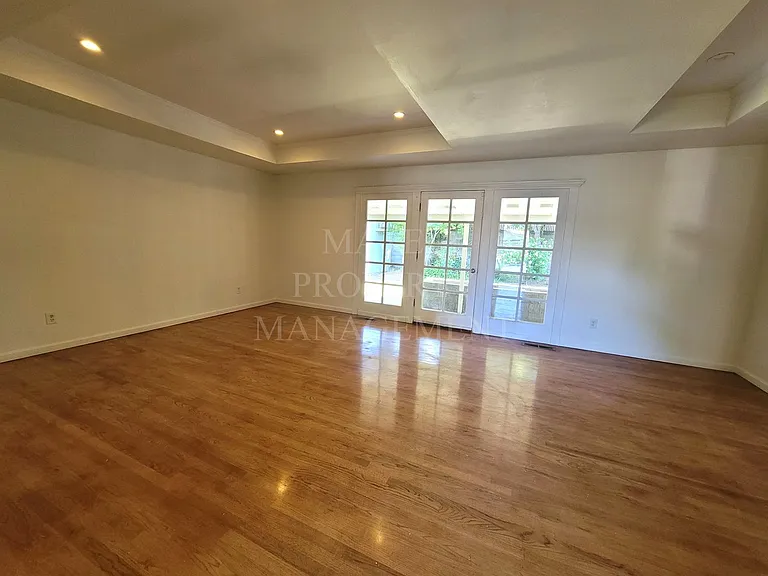 409 Birchwood Ct — Photo 7