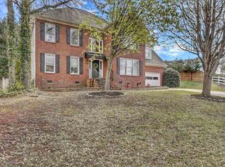 911 E Silverleaf St, Greer, SC 29650