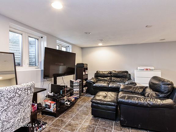 5th image of 208 E Highland Ave