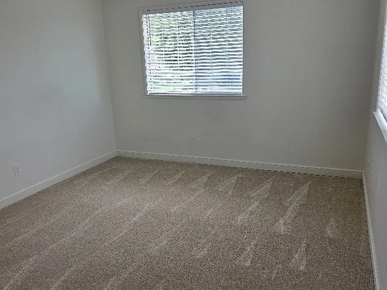 45104 Putting Green Ct — Photo 19