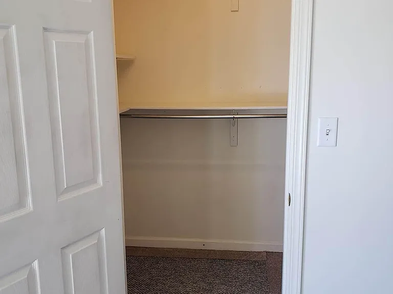 918 Seymour St — Photo 15