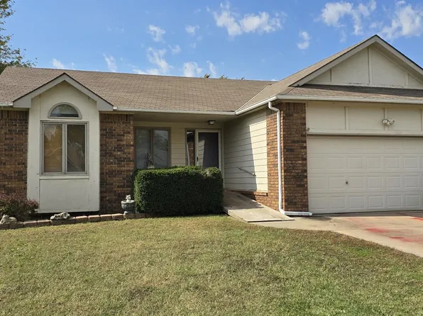 2530 N Crestline Ct, Wichita, KS 67205
