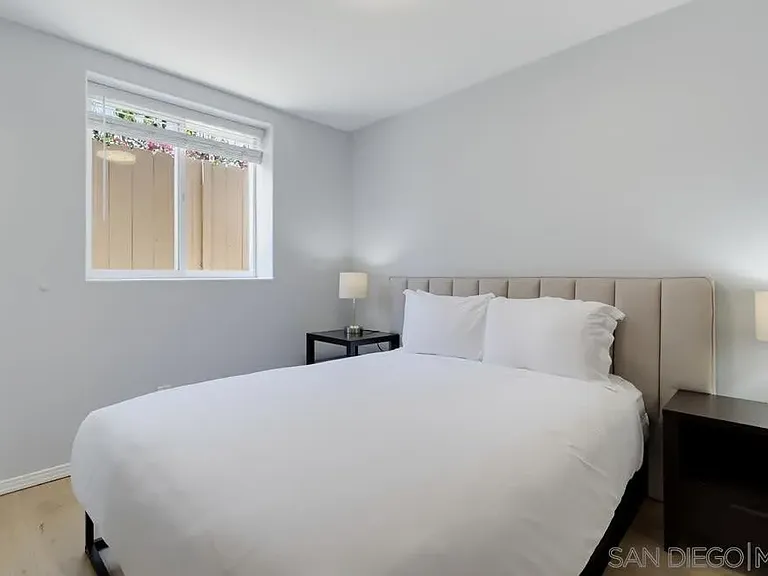 1920 Gardena Pl — Photo 22