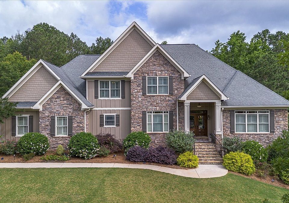 1st image of 2481 Lakewood Manor Dr