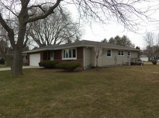 420 W Union Ave, Cedar Grove, WI 53013