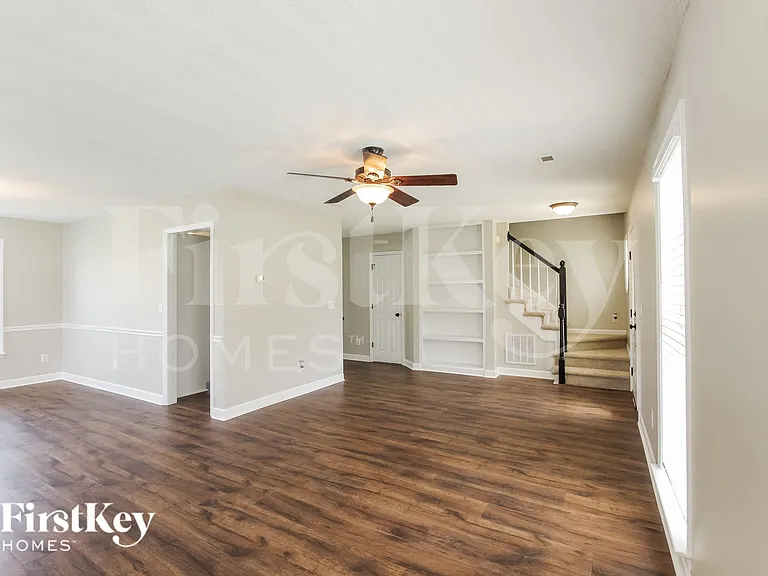 1703 Glenn Meade Dr — Photo 3