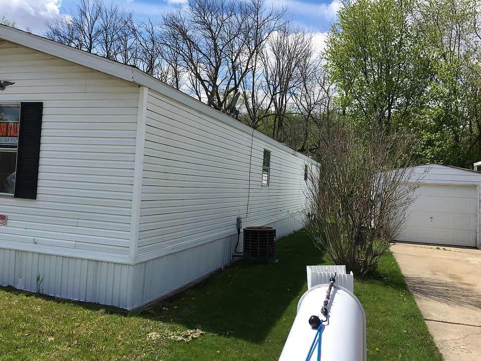2nd image of 1817 Mulberry Ln