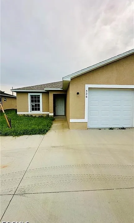 526 NE 25th Ave