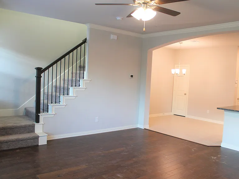 825 Ben Ln #825 — Photo 3