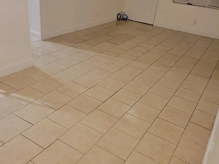 4160 Gloria Ave — Photo 7