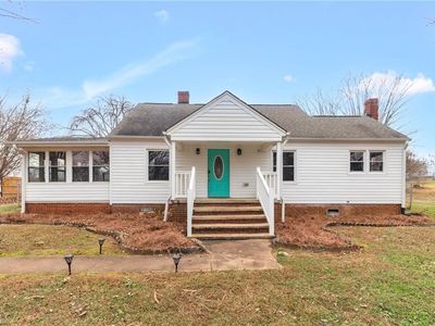 2552 Old Us Highway 52 S, Pilot Mtn, NC, 27041