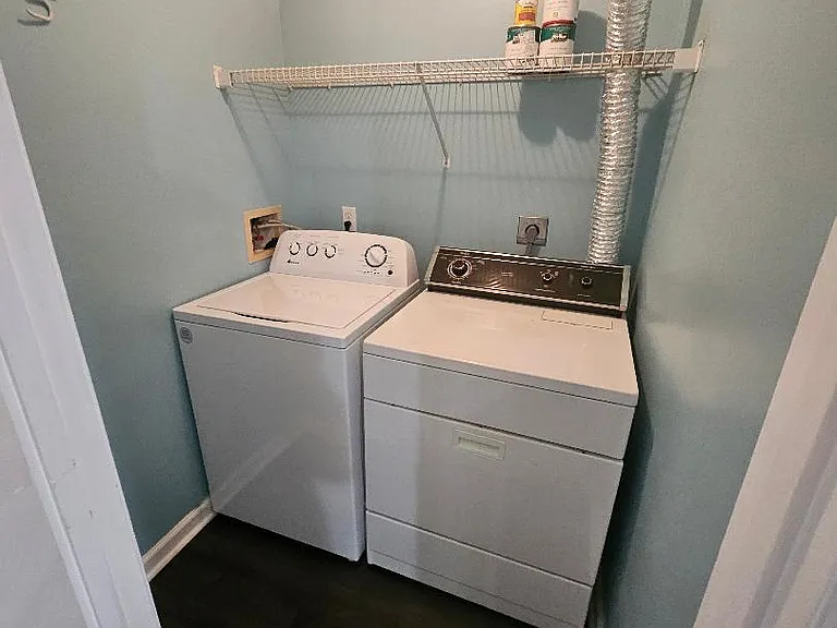 9811 Lake Pointe Ct #203 — Photo 43