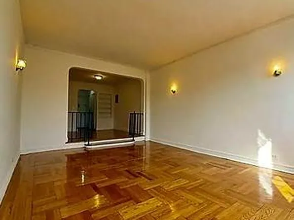 2265 University Avenue image 2 of 3