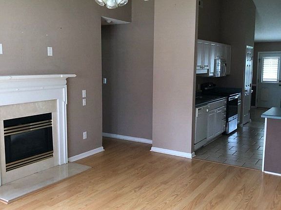 3rd image of 3311 Moseley Dr #A