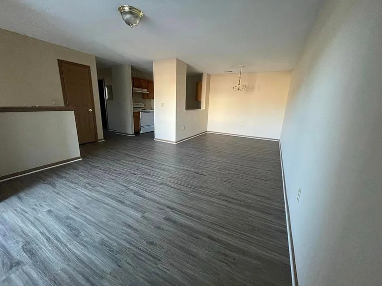 Duck Creek Apartments — Photo 41