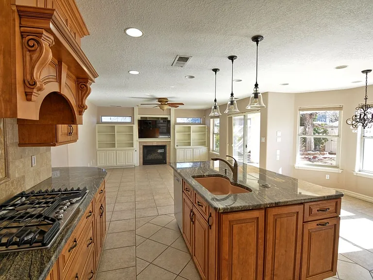 9204 Calistoga Ave NE — Photo 9