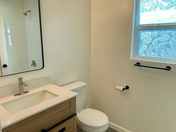 4th image of 11829 Roseton Ave