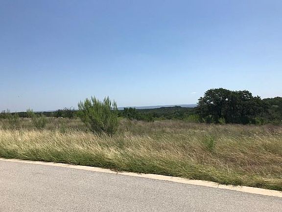 4th image of 621 Bosque Trl