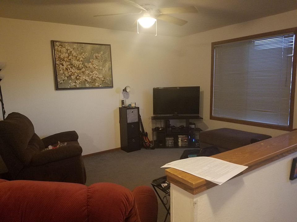 2nd image of 839 Dickinson Ave Unit 4