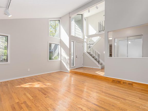 3rd image of 2942 Pine Grove Ln