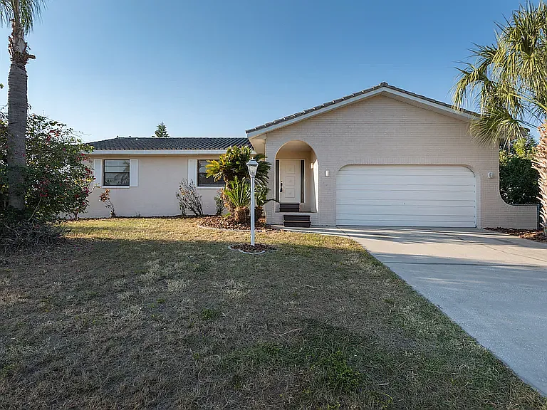 907 Eagle Ln — Photo 10