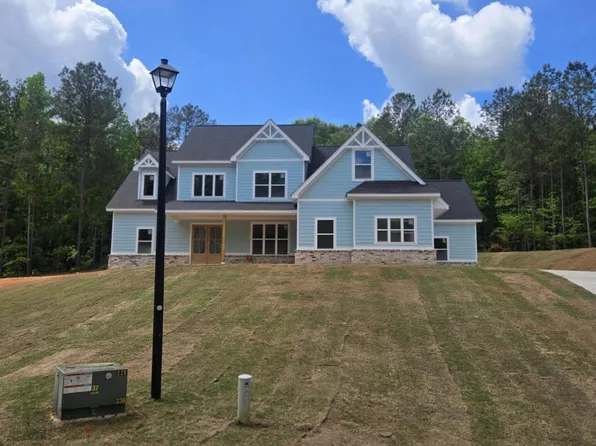 158 Rivers Edge Dr, Forsyth, GA 31029