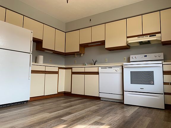 5th image of 136 Ithaca Rd #1