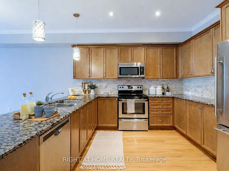 99 Brant St #6 — Photo 7