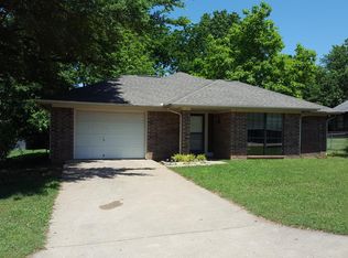 104 E 10th St S, Claremore, OK 74017