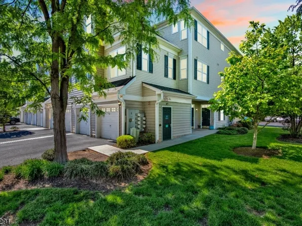 24 Swing Bridge Ln, South Bound Brook Boro, NJ 08880