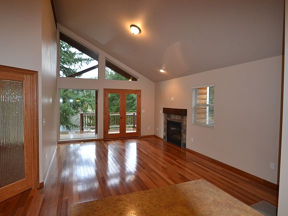 2nd image of 7602 182nd Ave E