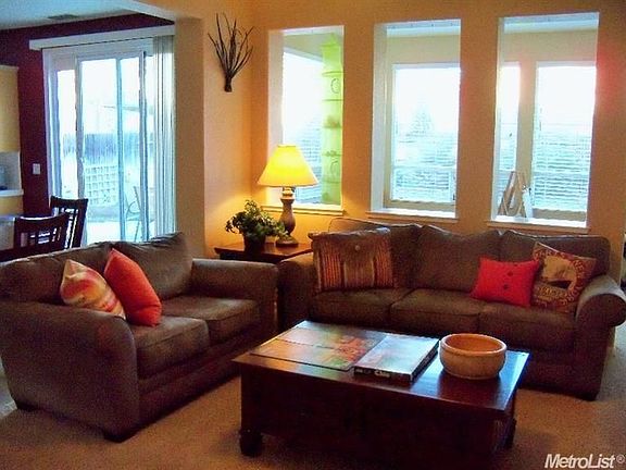 4th image of 411 Barnhart Cir
