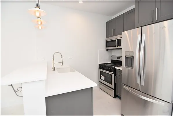 Rented by Elite NY Holdings | media 42