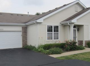 21515 Victory Lake Way, Crest Hill, IL 60403