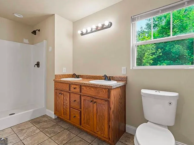 154 Brooks Dr — Photo 13