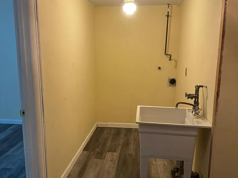 8806 Braeside Dr — Photo 2