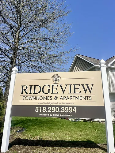 Ridgeview Townhomes and Apartments Photo 1