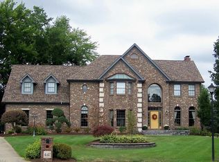 447 Presidential Ct, Youngstown, OH 44512