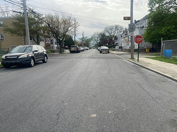 5th image of 418 Pusey Ave