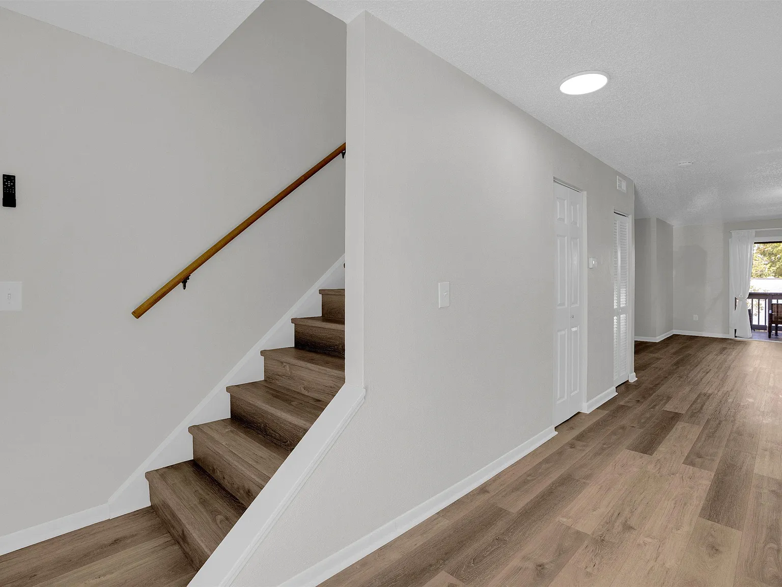 301 Harbor Heights Dr — Photo 4