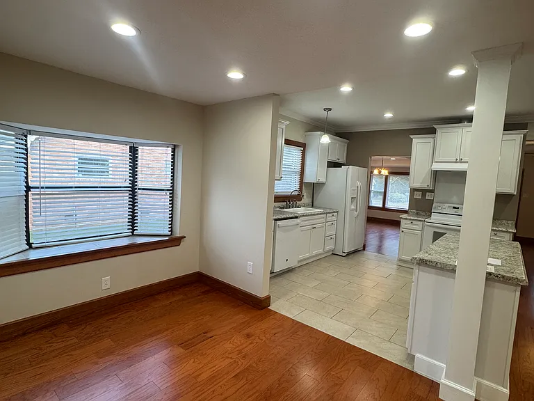 123 Rommel Ave — Photo 5