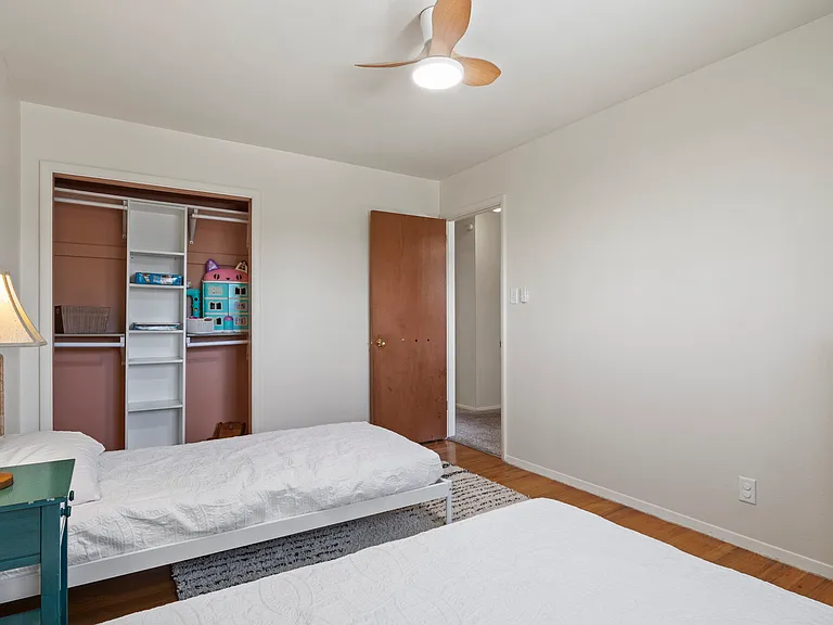 2215 E San Miguel St — Photo 7