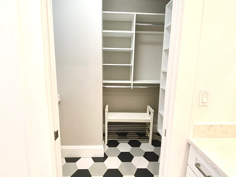 6104 N Suwanee Ave — Photo 27