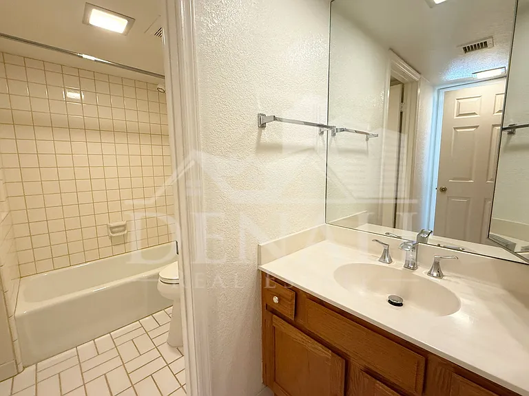 15076 N Escondido Dr #B — Photo 14