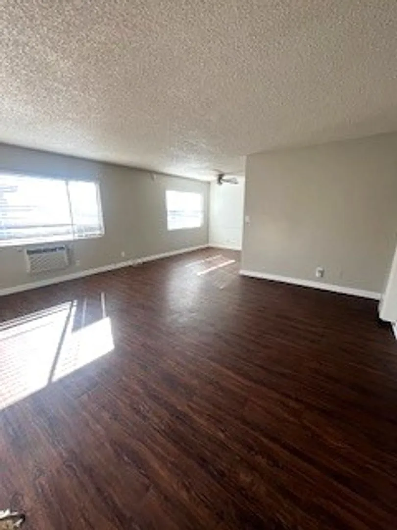 918 Springfield St — Photo 2