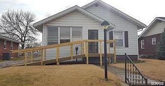 1st image of 524 E Lorena Ave