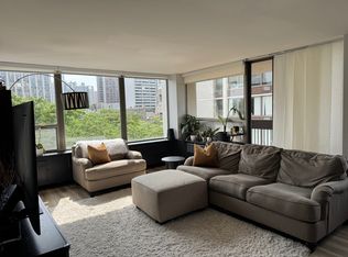 1460 Sandburg St #501, Chicago, IL 60610