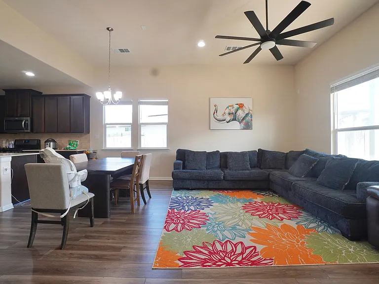 445 Arrowhead Vine St — Photo 9